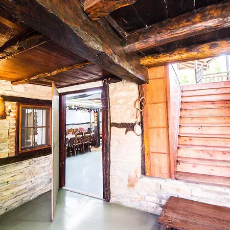 стальовата къща - Stalyovata House Vilă