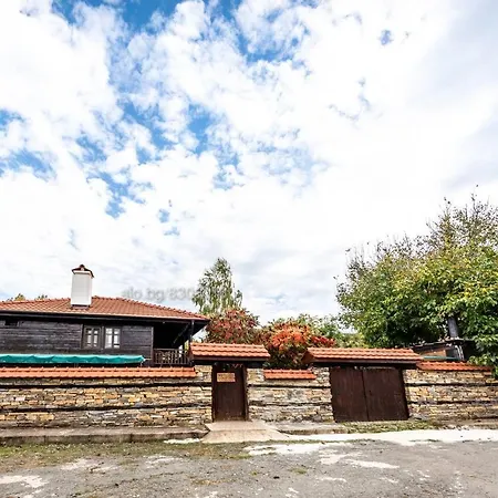 стальовата къща - Stalyovata House וילה *