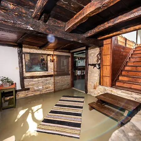 стальовата къща - Stalyovata House וילה
