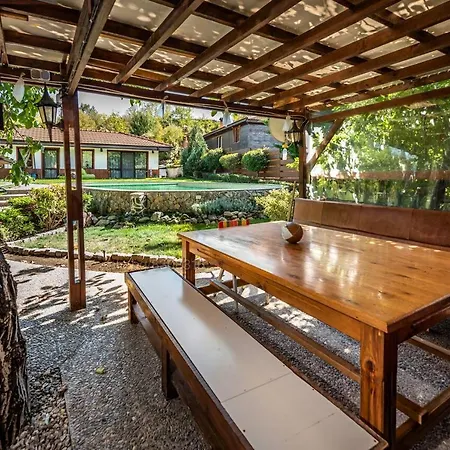 וילה стальовата къща - Stalyovata House *
