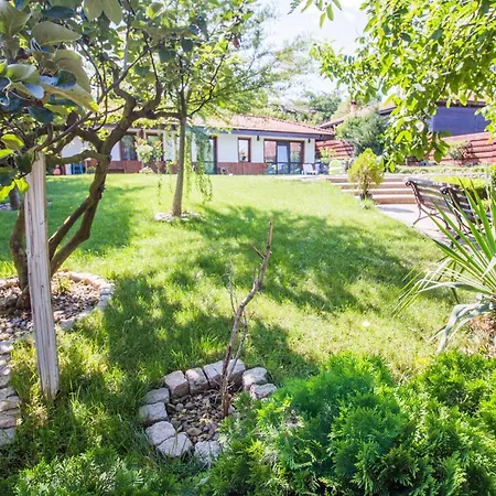 Villa стальовата къща - Stalyovata - Private Pool, Jacuzzi & Sauna *