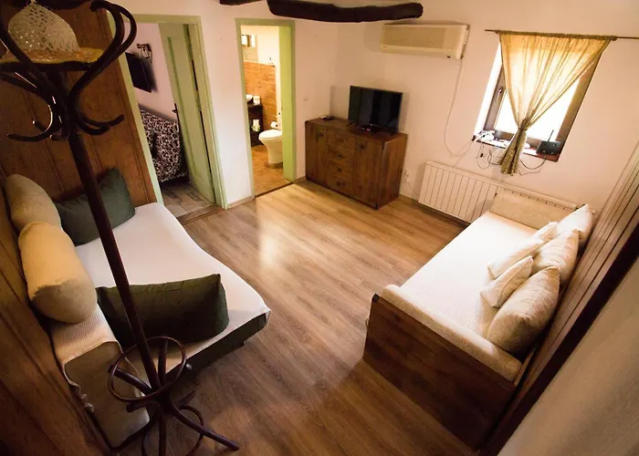 Villa стальовата къща - Stalyovata House *