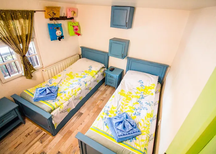 Villa стальовата къща - Stalyovata House *